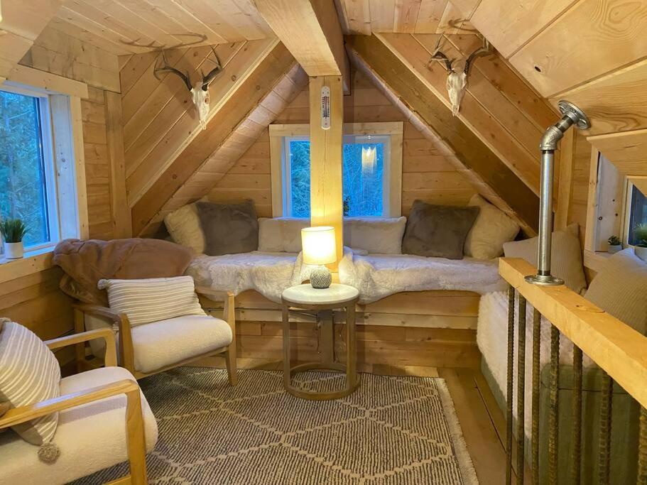 Ski-In Chalet: Private Hot Tub, Bonus Bunk House Fernie Exterior photo